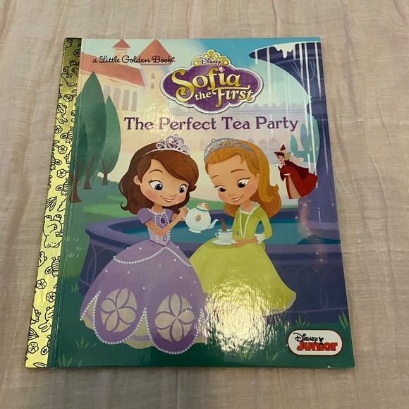 Sofia The First Book and Puzzle - Picture 2 of 4